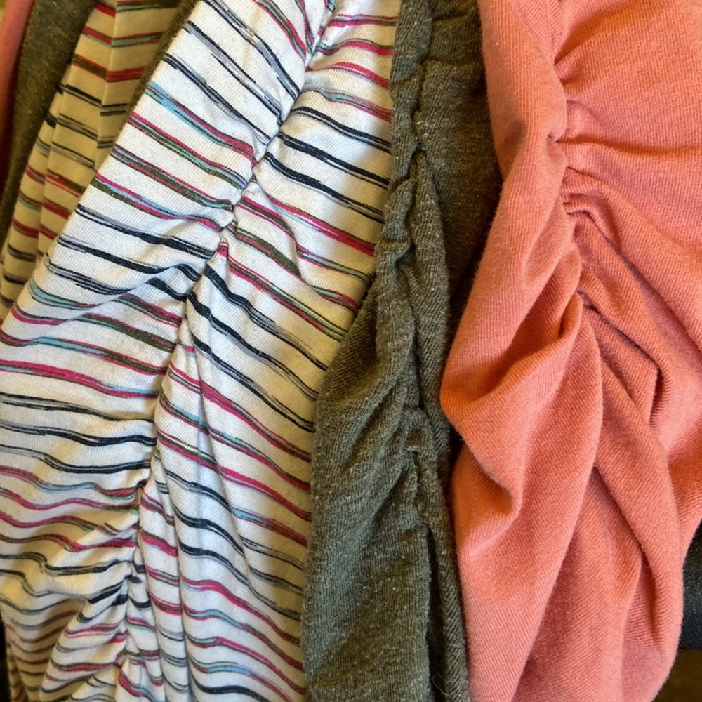 Maternity top bundle - Picture 9 of 10